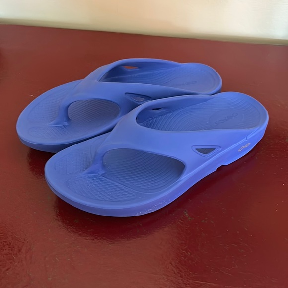 OOFOS Shoes Nwot Unisex Rubber Arch Support Sandals Poshmark